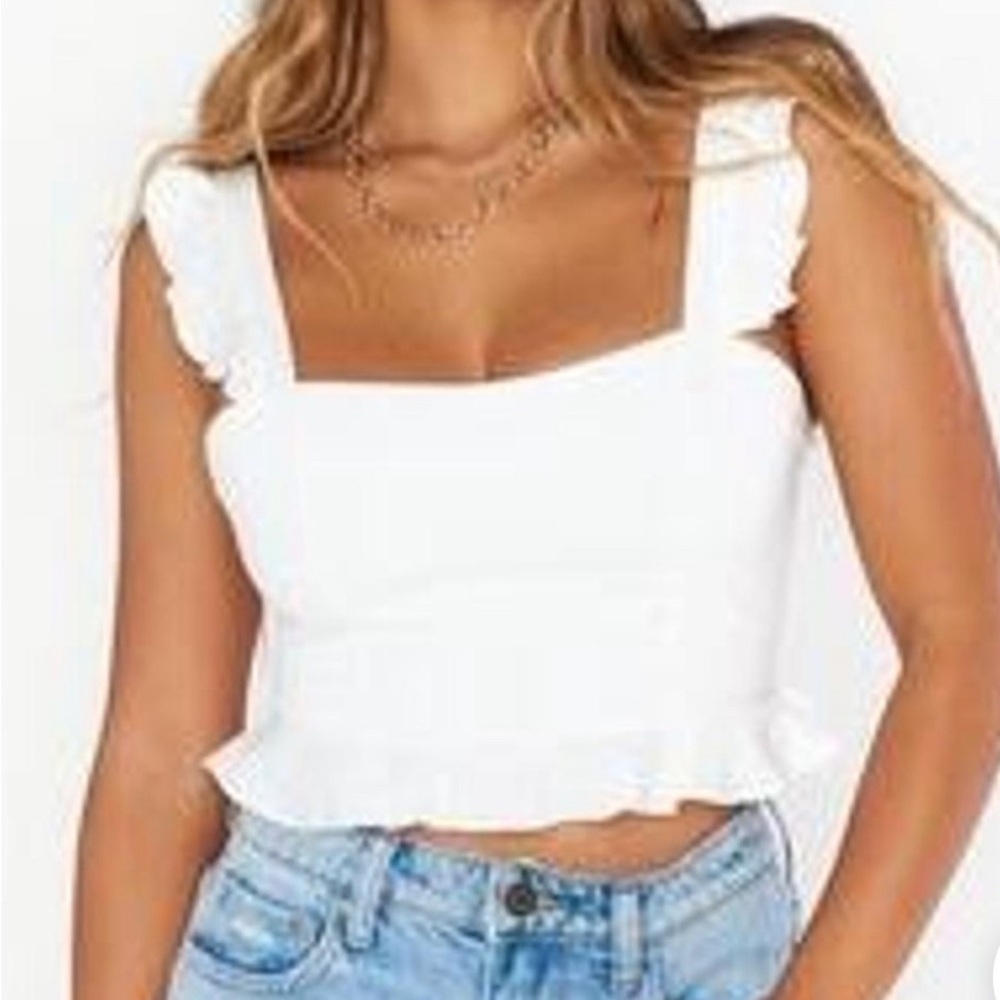 Show Me Your MuMu White Ruffled Crop Tank Top EUC
55% linen 45% rayon
